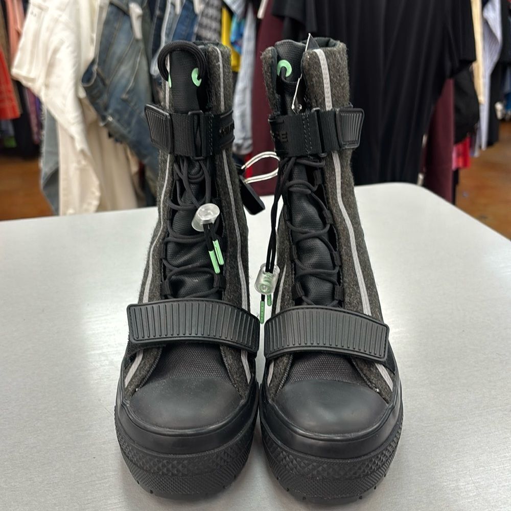 Converse Boots 